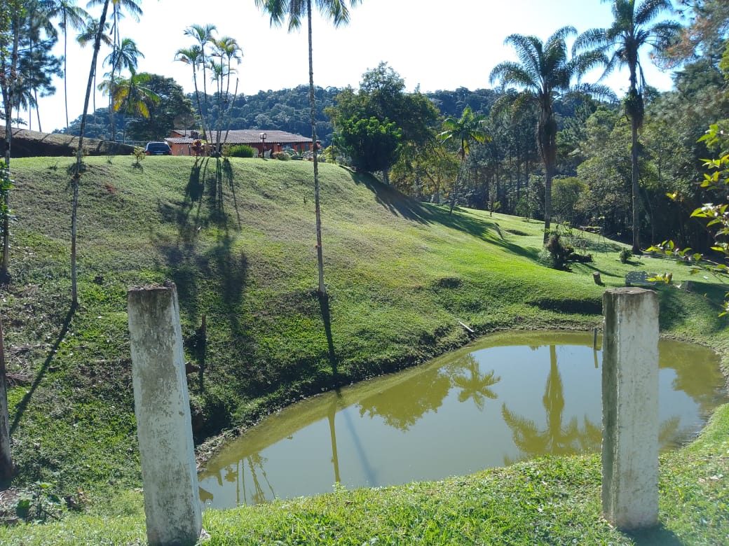 Lago dentro da propriedade