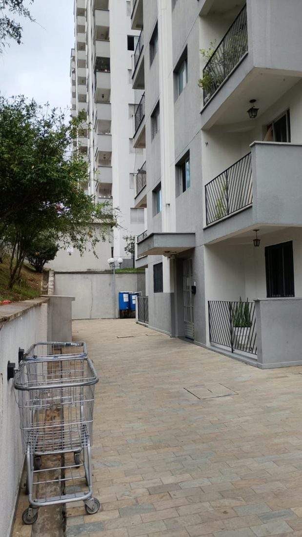 Fachada do prédio, com as sacadas